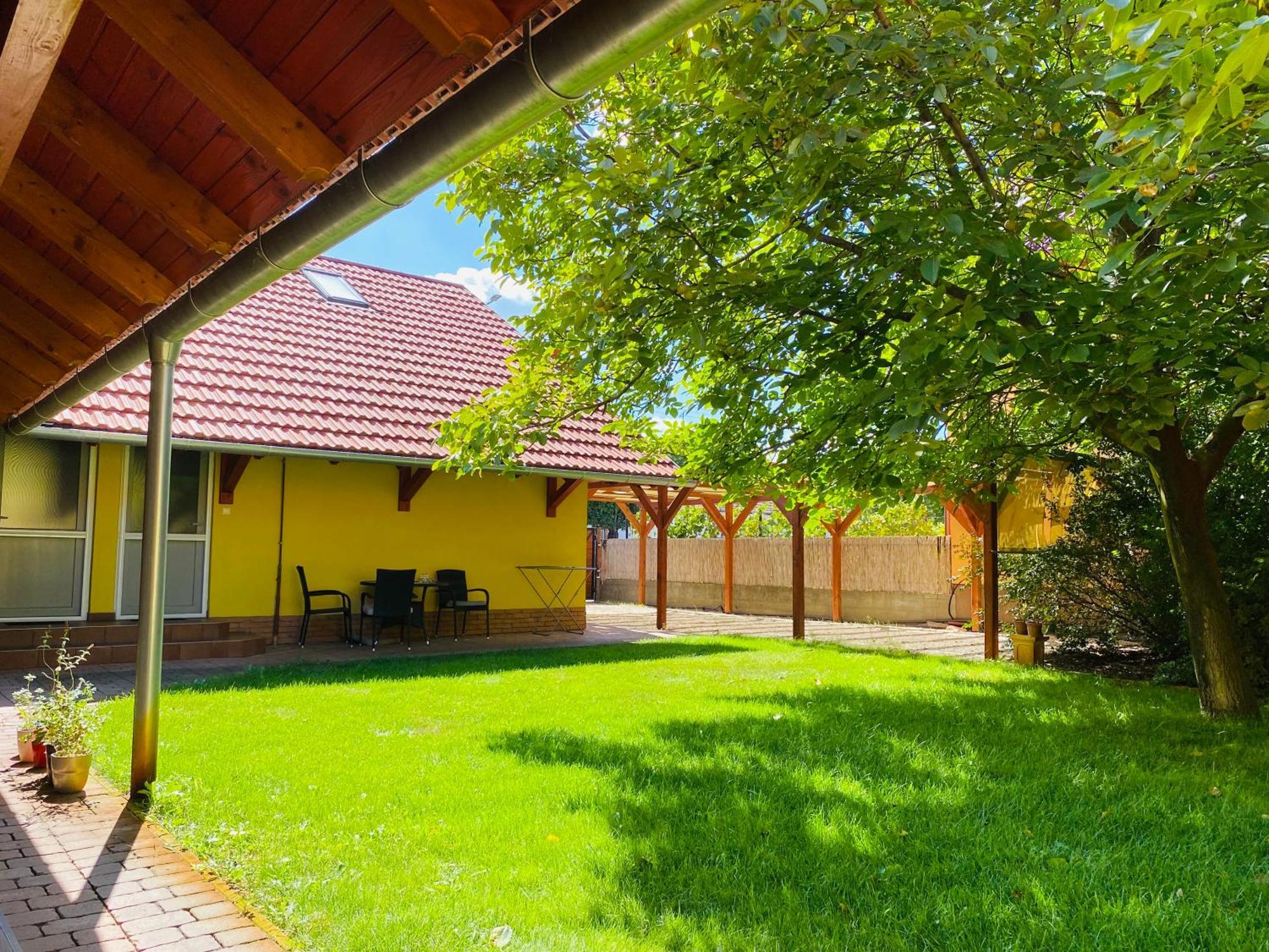 Borostyan Apartmanhaz Mórahalom Εξωτερικό φωτογραφία